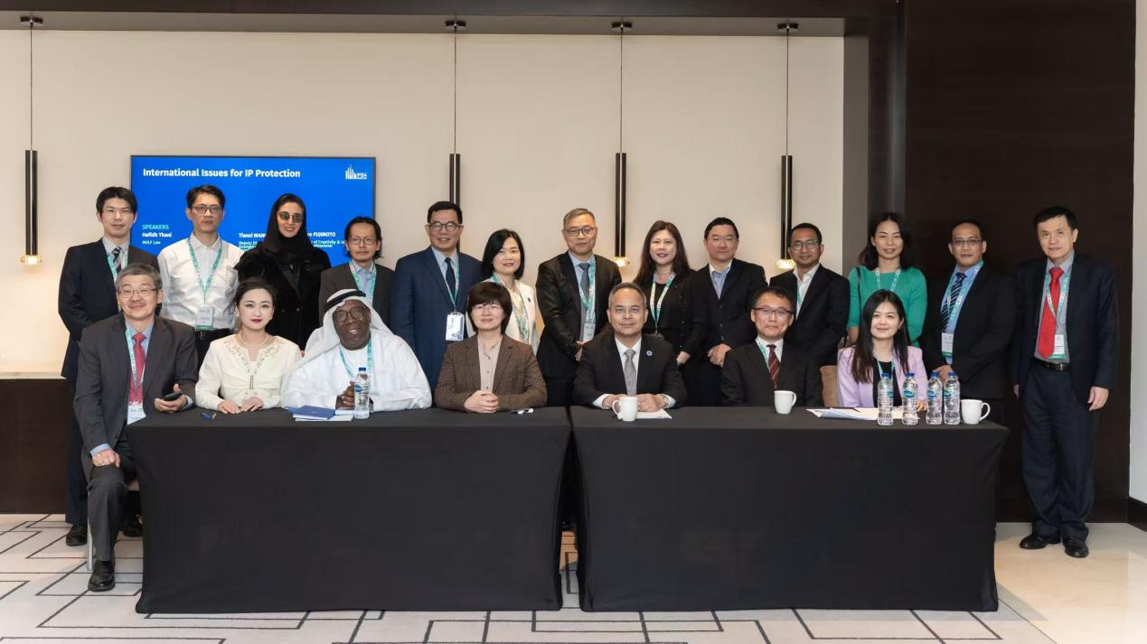 Iris Deng于2023年3月在迪拜JW万豪侯爵酒店倡导香港跨境投资领导地位